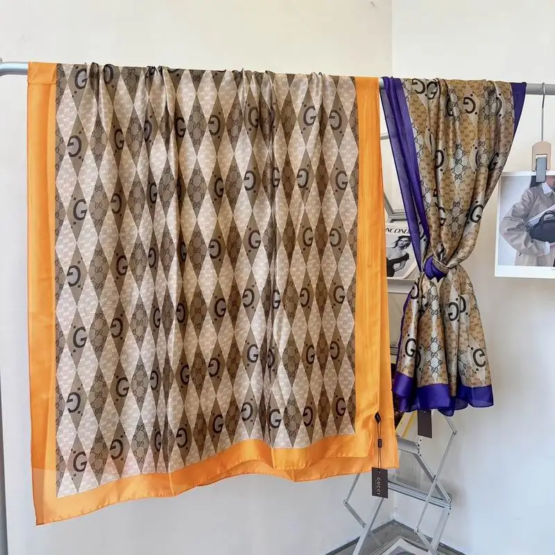 Gucci silk scarf 90-180cm E18